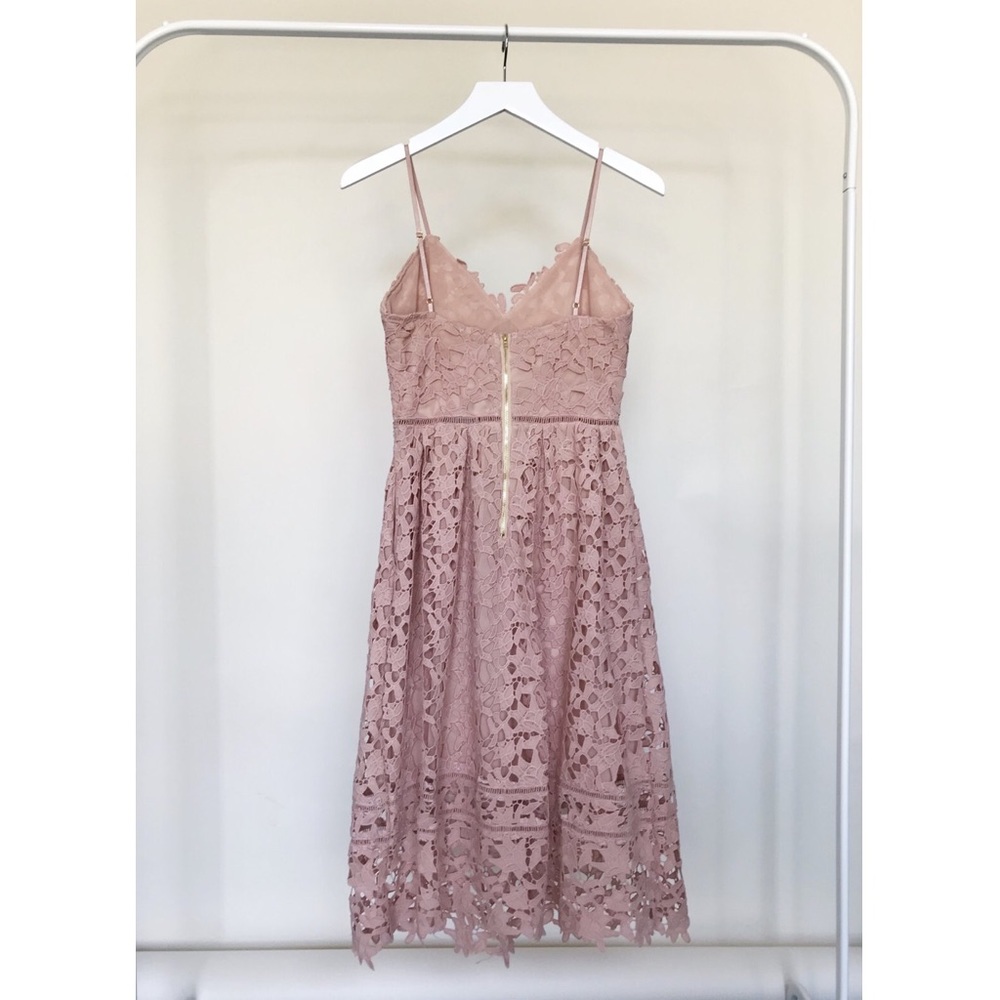 Blush pink lace dress with exposed gold zipper - Picture 2 of 3